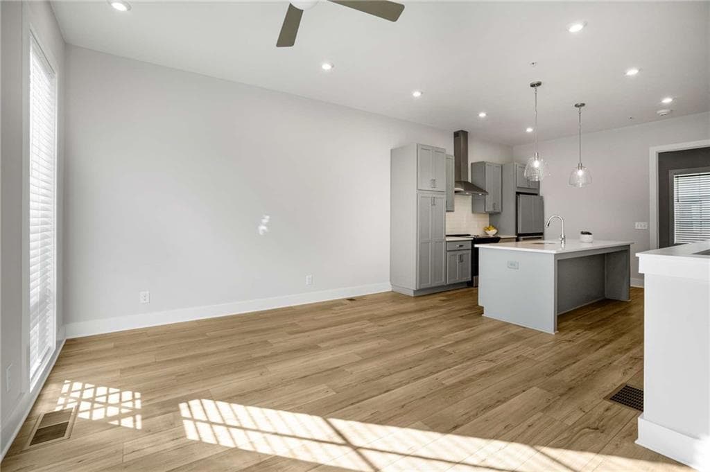 2 bedroom, 2 bathroom, 1,025 sq ft townhouse for rent at 1293 Longreen Terrace 4, Atlanta, GA 30318 for $2,700 a month — photo 9