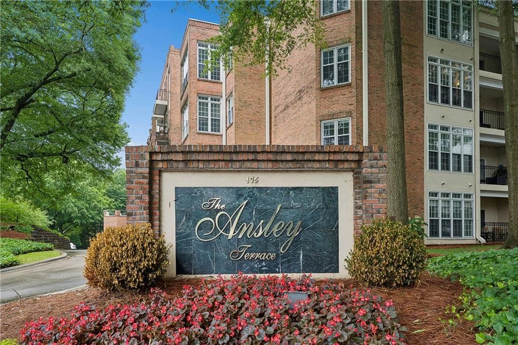 2 bedroom, 2 bathroom, 1,220 sq ft condominium for sale at 175 15th Street 105, Atlanta, GA 30309 — photo 3