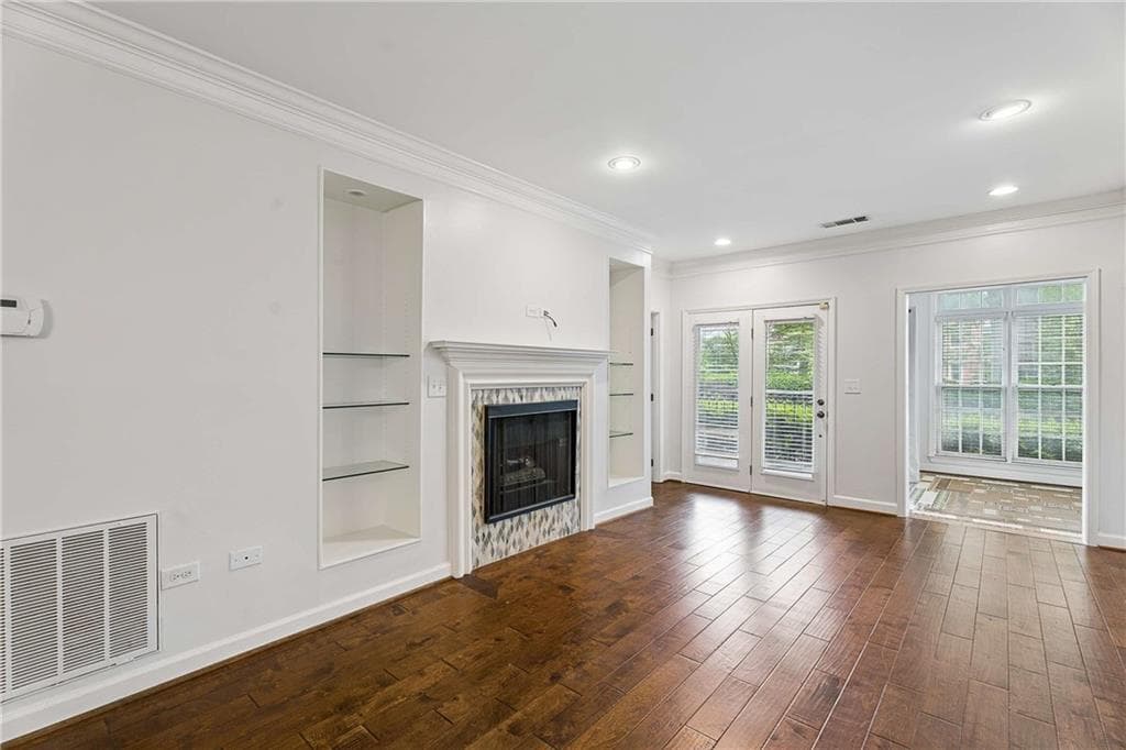 2 bedroom, 2 bathroom, 1,220 sq ft condominium for sale at 175 15th Street 105, Atlanta, GA 30309 — photo 2