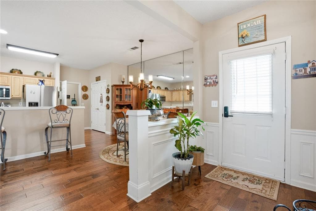 2 bedroom, 2 bathroom, 1,325 sq ft townhouse for sale at 304 Gable Brook Drive, Grayson, GA 30017 — photo 3