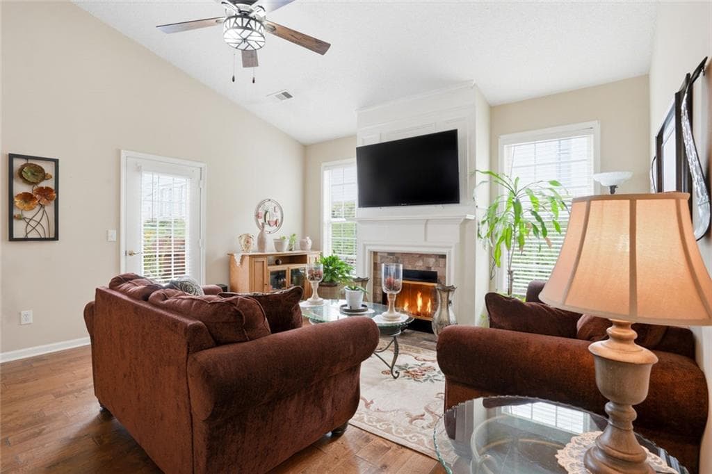 2 bedroom, 2 bathroom, 1,325 sq ft townhouse for sale at 304 Gable Brook Drive, Grayson, GA 30017 — photo 6