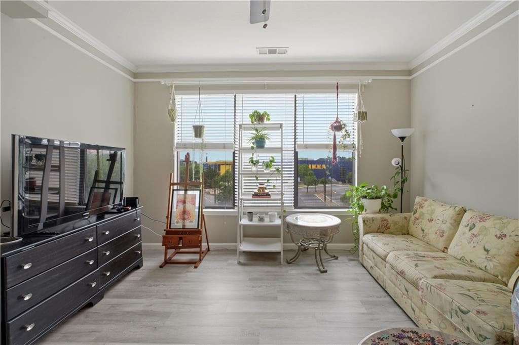 2 bedroom, 1 bathroom, 980 sq ft condominium sold at 400 17th Street 2321, Atlanta, GA 30363