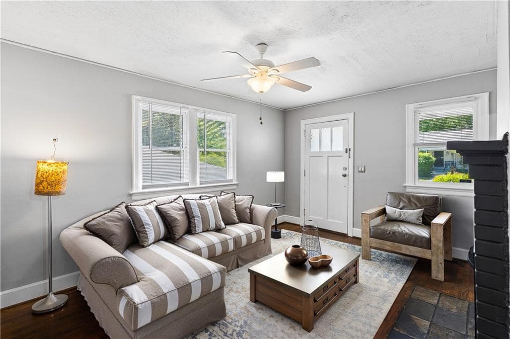 2 bedroom, 1 bathroom, 833 sq ft single family residence for sale at 404 Blake Avenue, Atlanta, GA 30316 — photo 3