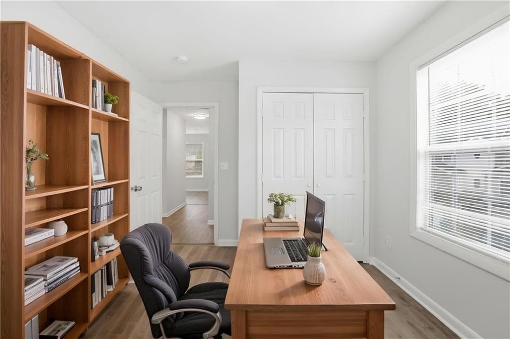 4 bedroom, 3 bathroom, 1,709 sq ft townhouse under contract at 4301 Notting Hill Drive, Atlanta, GA 30331 — photo 4