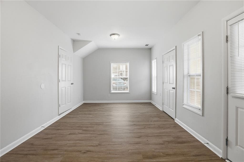 4 bedroom, 3 bathroom, 1,709 sq ft townhouse under contract at 4301 Notting Hill Drive, Atlanta, GA 30331 — photo 8