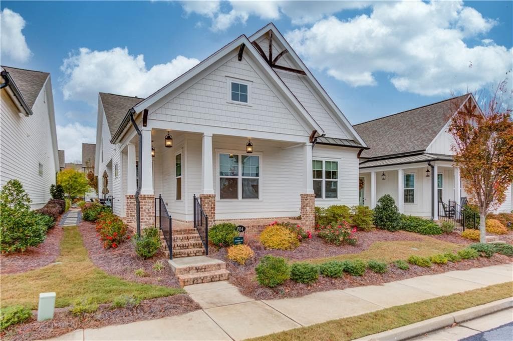 3 bedroom, 4 bathroom, 2,623 sq ft single family residence for sale at 704 Hickory Hollow Walk, Canton, GA 30115 — photo 3