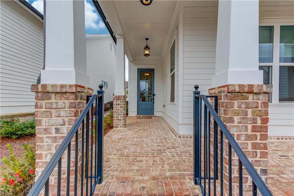 3 bedroom, 4 bathroom, 2,623 sq ft single family residence for sale at 704 Hickory Hollow Walk, Canton, GA 30115 — photo 4