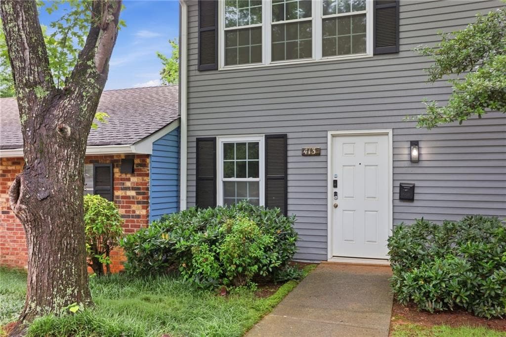 2 bedroom, 2 bathroom, 1,080 sq ft townhouse for sale at 413 Promenade Court, Marietta, GA 30064 — photo 2