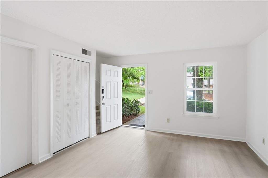 2 bedroom, 2 bathroom, 1,080 sq ft townhouse for sale at 413 Promenade Court, Marietta, GA 30064 — photo 3