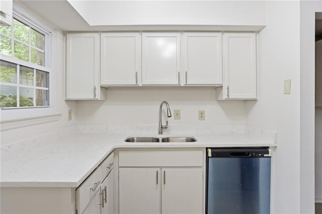 2 bedroom, 2 bathroom, 1,080 sq ft townhouse for sale at 413 Promenade Court, Marietta, GA 30064 — photo 6