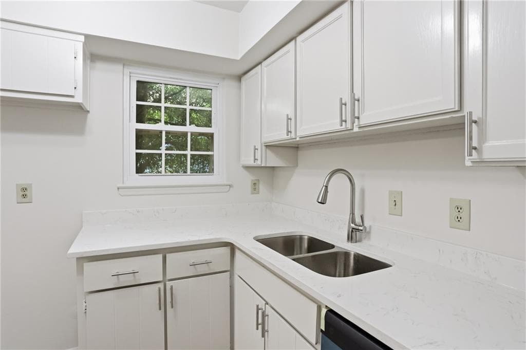 2 bedroom, 2 bathroom, 1,080 sq ft townhouse for sale at 413 Promenade Court, Marietta, GA 30064 — photo 7