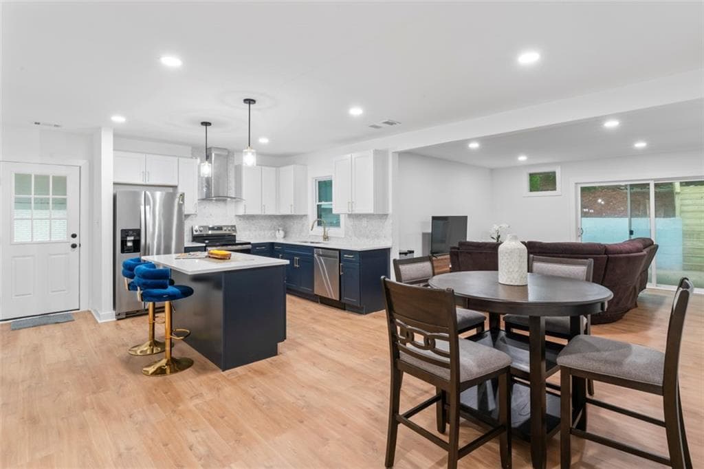 3 bedroom, 2 bathroom, 1,832 sq ft single family residence for sale at 2200 Beecher Circle, Atlanta, GA 30311 — photo 2