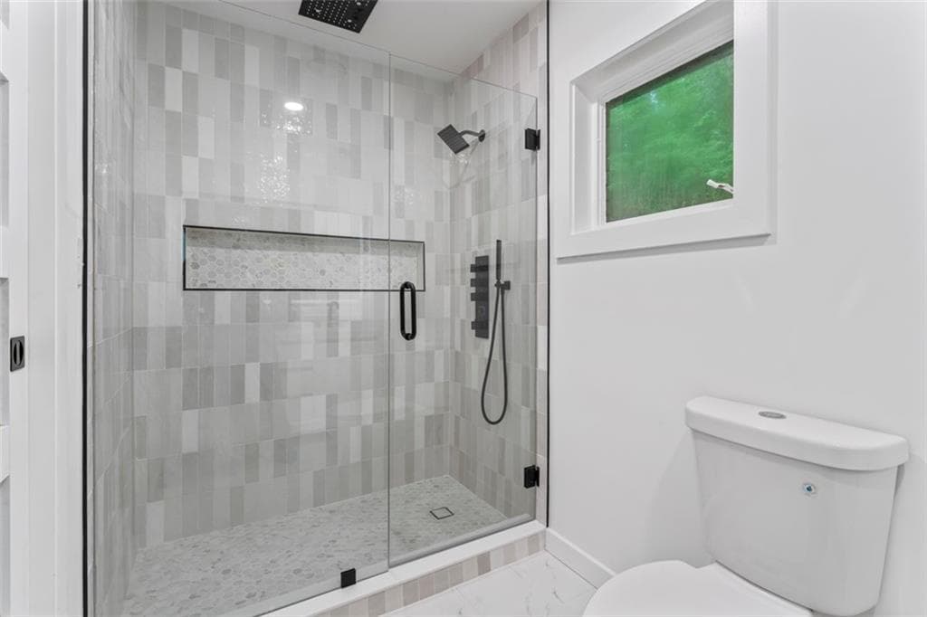 3 bedroom, 2 bathroom, 1,832 sq ft single family residence for sale at 2200 Beecher Circle, Atlanta, GA 30311 — photo 3