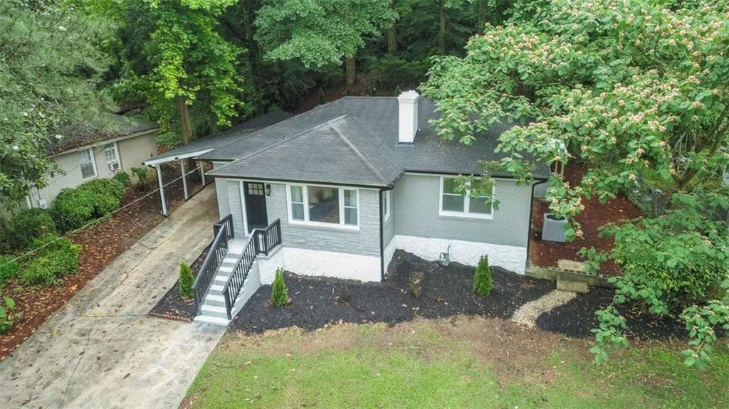 3 bedroom, 2 bathroom, 1,832 sq ft single family residence for sale at 2200 Beecher Circle, Atlanta, GA 30311 — photo 8