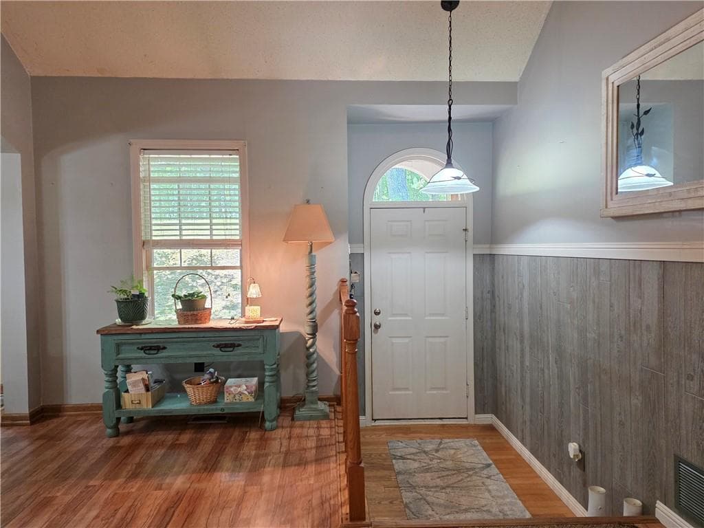 3 bedroom, 2 bathroom, 2,130 sq ft single family residence for sale at 142 Cowan Drive, Cartersville, GA 30120 — photo 5