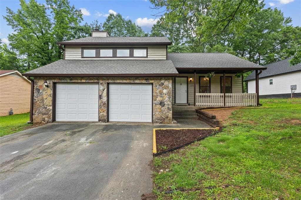3 bedroom, 3 bathroom, 1,524 sq ft single family residence sold at 1055 Chapman Lane, Stone Mountain, GA 30088