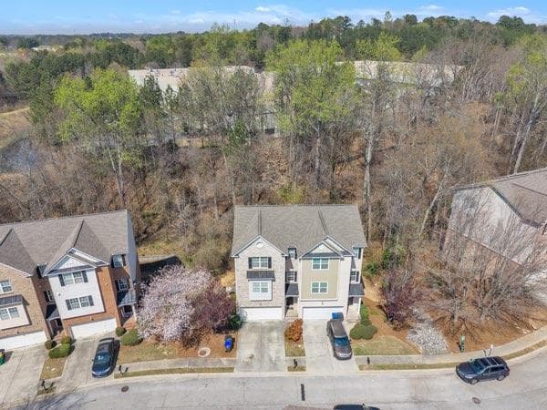 4 bedroom, 4 bathroom, 2,462 sq ft townhouse under contract at 2275 Spin Drift Way, Lawrenceville, GA 30043 — photo 2