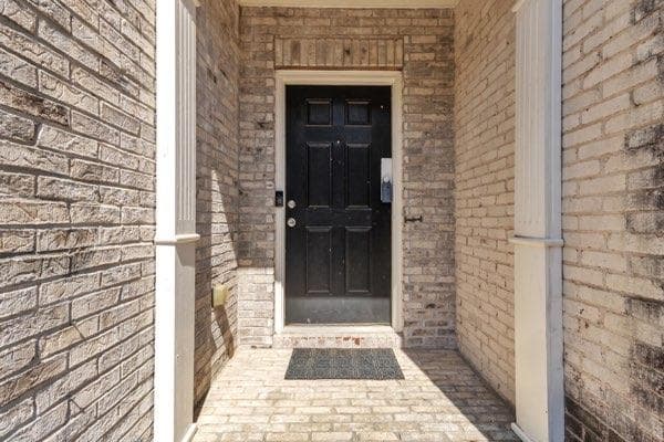 4 bedroom, 4 bathroom, 2,462 sq ft townhouse under contract at 2275 Spin Drift Way, Lawrenceville, GA 30043 — photo 3