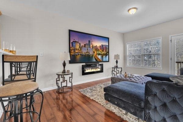 4 bedroom, 4 bathroom, 2,462 sq ft townhouse under contract at 2275 Spin Drift Way, Lawrenceville, GA 30043 — photo 8