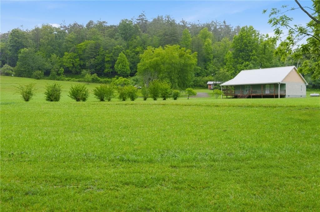 2 bedroom, 2 bathroom, 1,288 sq ft single family residence for sale at 6924 Warwoman Road, Clayton, GA 30525 — photo 2