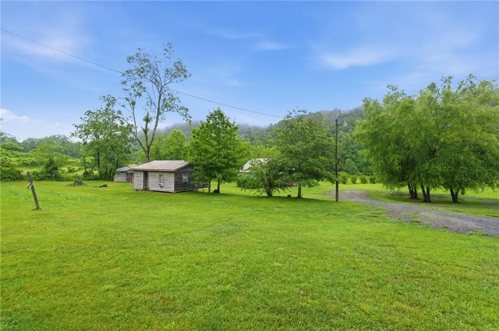 2 bedroom, 2 bathroom, 1,288 sq ft single family residence for sale at 6924 Warwoman Road, Clayton, GA 30525 — photo 5