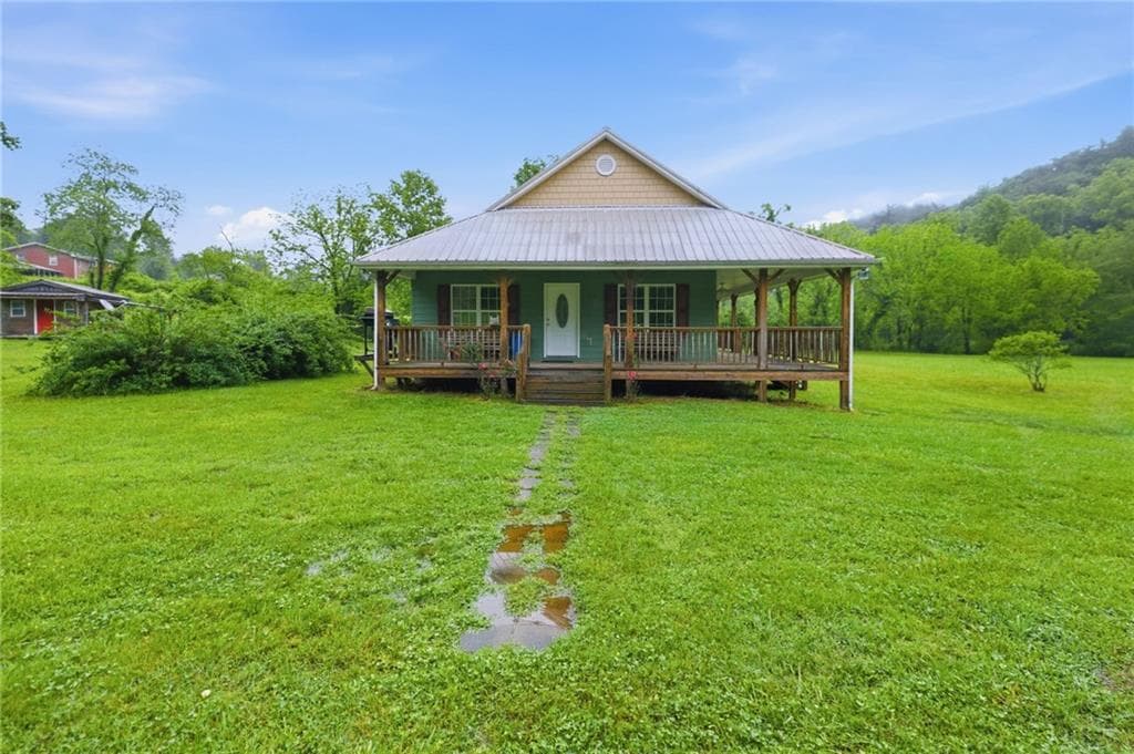 2 bedroom, 2 bathroom, 1,288 sq ft single family residence for sale at 6924 Warwoman Road, Clayton, GA 30525 — photo 8