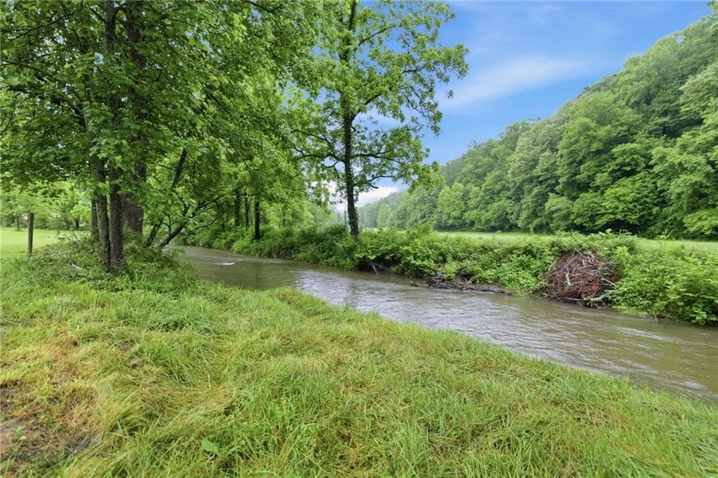 2 bedroom, 2 bathroom, 1,288 sq ft single family residence for sale at 6924 Warwoman Road, Clayton, GA 30525 — photo 9