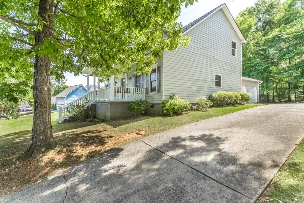 4 bedroom, 3 bathroom, 1,840 sq ft single family residence for sale at 252 N Wesleyan Circle, Macon, GA 31210 — photo 5