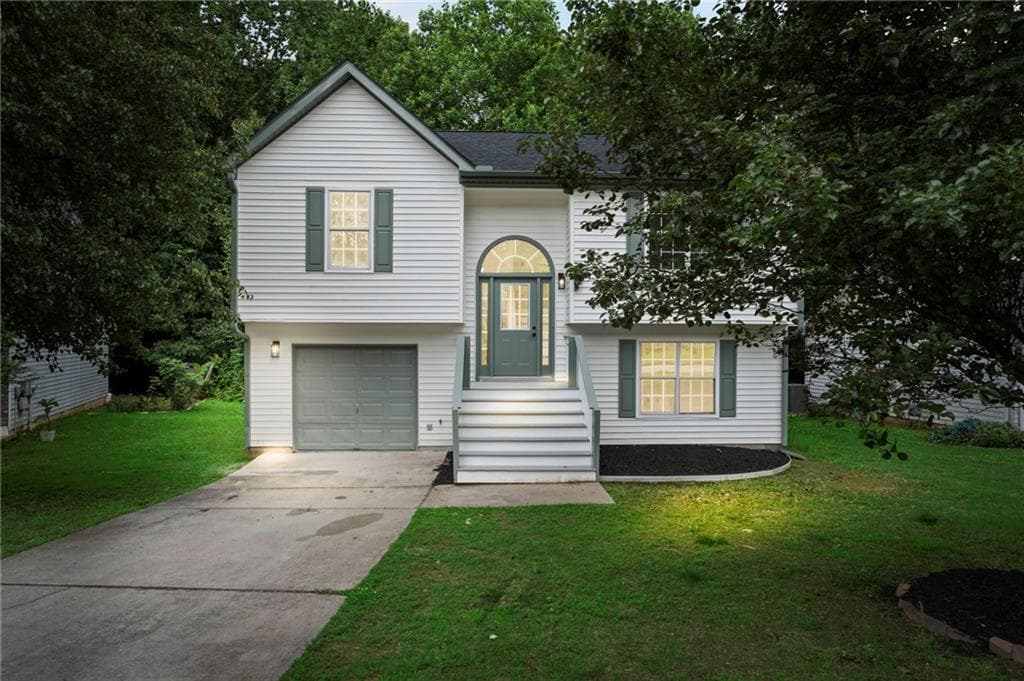 3 bedroom, 2 bathroom, 1,258 sq ft single family residence for sale at 3602 Bristol Overlook, Rex, GA 30273 — photo 2