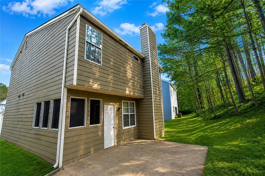 3 bedroom, 3 bathroom, 1,826 sq ft single family residence under contract at 6488 Drake Manor, Austell, GA 30168 — photo 4