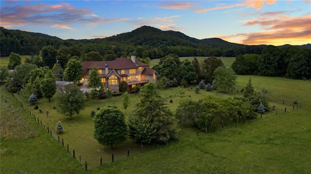 5 bedroom, 6 bathroom, 9,020 sq ft single family residence for sale at 10 Mountain Breeze Road, Taylorsville, GA 30178 — photo 3
