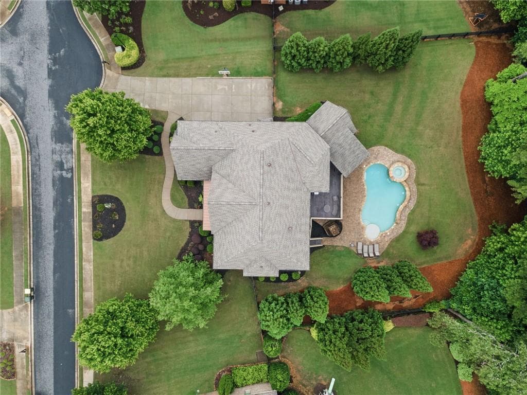 6 bedroom, 7 bathroom, 7,695 sq ft single family residence under contract at 16550 Quayside Drive, Milton, GA 30004 — photo 4