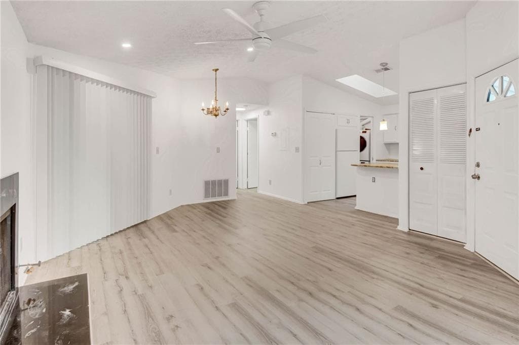 1 bedroom, 1 bathroom, 810 sq ft condominium for sale at 1283 Keys Lake Drive, Brookhaven, GA 30319 — photo 5