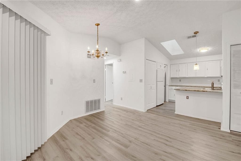 1 bedroom, 1 bathroom, 810 sq ft condominium for sale at 1283 Keys Lake Drive, Brookhaven, GA 30319 — photo 7