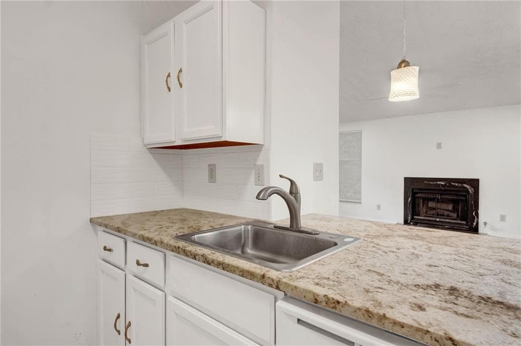 1 bedroom, 1 bathroom, 810 sq ft condominium for sale at 1283 Keys Lake Drive, Brookhaven, GA 30319 — photo 8