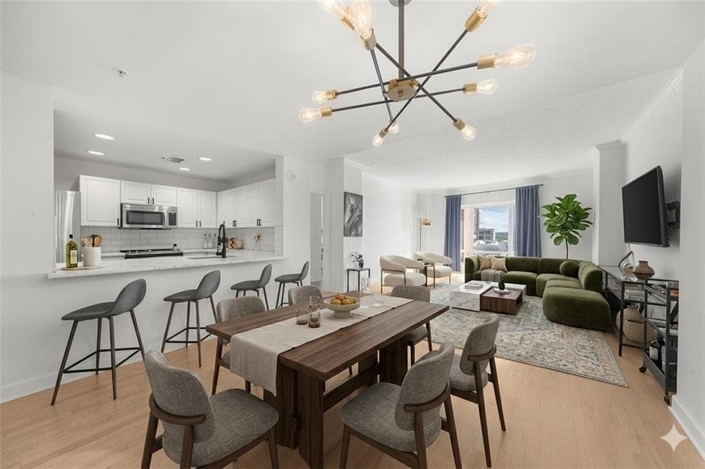1 bedroom, 2 bathroom, 1,012 sq ft condominium for sale at 3475 Oak Valley Road 410, Atlanta, GA 30326 — photo 4