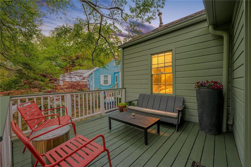 2 bedroom, 2 bathroom, 989 sq ft single family residence for sale at 712 Berkeley Avenue, Atlanta, GA 30318 — photo 3