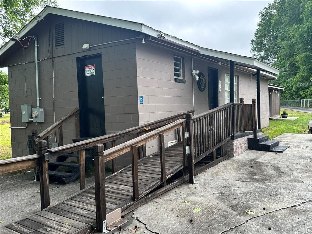 2 bedroom, 2 bathroom, 697 sq ft single family residence for sale at 648 Ellington Avenue, Thomson, GA 30824 — photo 3