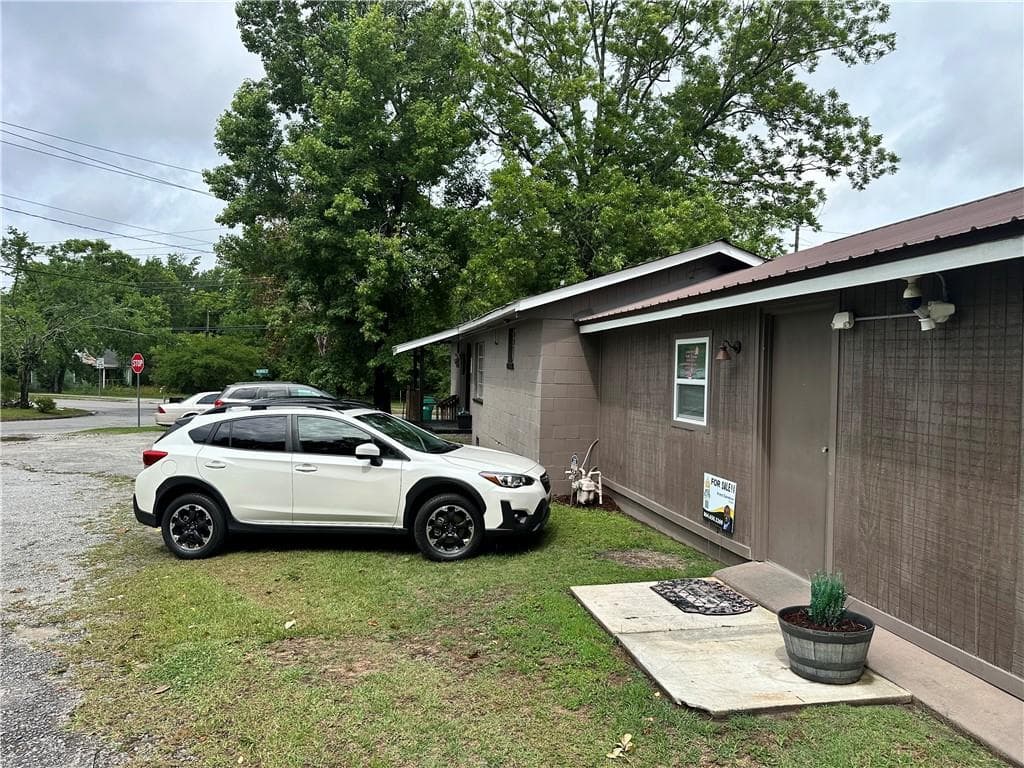 2 bedroom, 2 bathroom, 697 sq ft single family residence for sale at 648 Ellington Avenue, Thomson, GA 30824 — photo 5