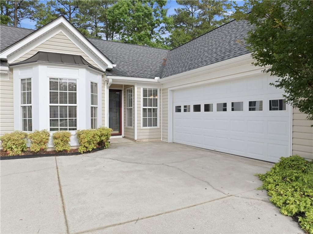 3 bedroom, 2 bathroom, 1,564 sq ft single family residence for sale at 63 Bellaire Lane, Newnan, GA 30265 — photo 4