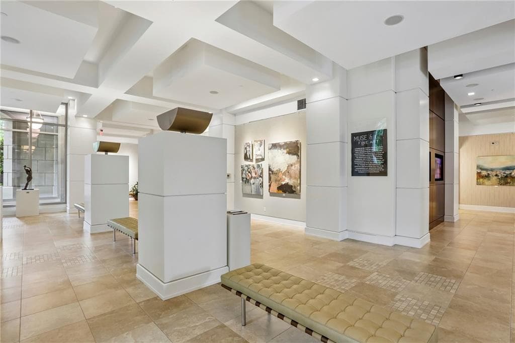 2 bedroom, 2 bathroom, 1,364 sq ft condominium under contract at 2795 Peachtree Road 307, Atlanta, GA 30305 — photo 4