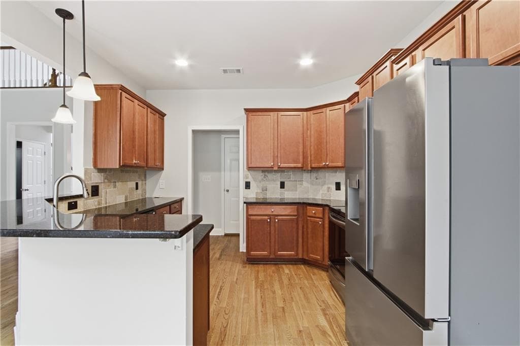 4 bedroom, 4 bathroom, 3,799 sq ft single family residence for sale at 30 Roberson Drive, Cartersville, GA 30121 — photo 2