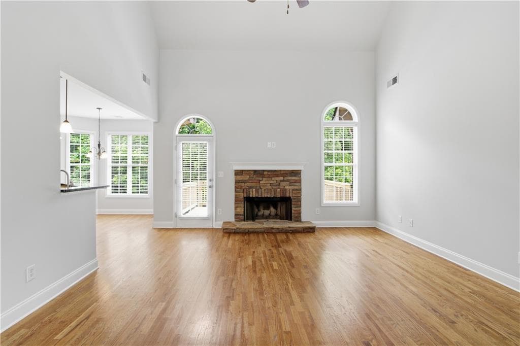 4 bedroom, 4 bathroom, 3,799 sq ft single family residence for sale at 30 Roberson Drive, Cartersville, GA 30121 — photo 3