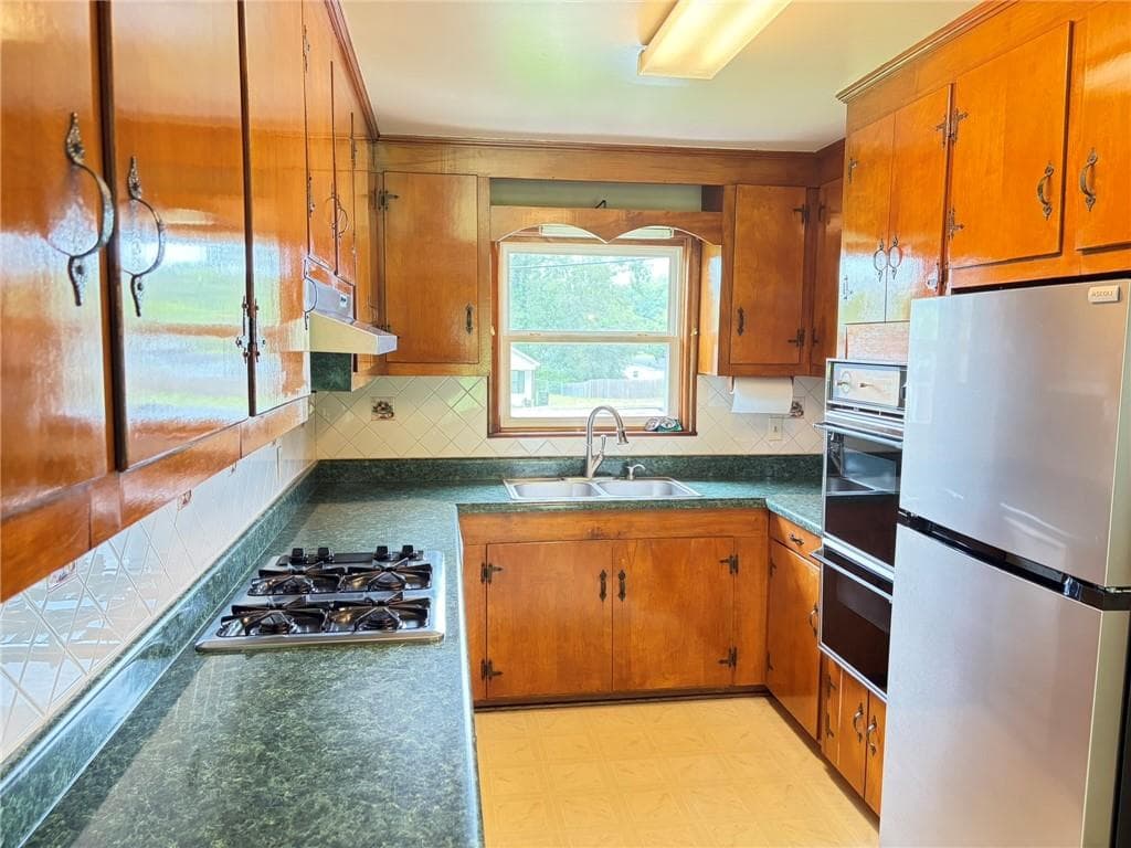 4 bedroom, 2 bathroom single family residence for sale at 52 Lyons Drive, Rome, GA 30165 — photo 4