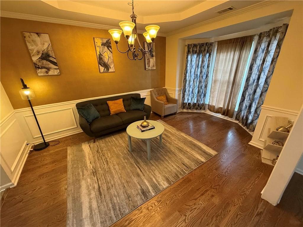 5 bedroom, 3 bathroom, 2,584 sq ft single family residence under contract at 2626 Summit Parkway, South Fulton, GA 30331 — photo 4