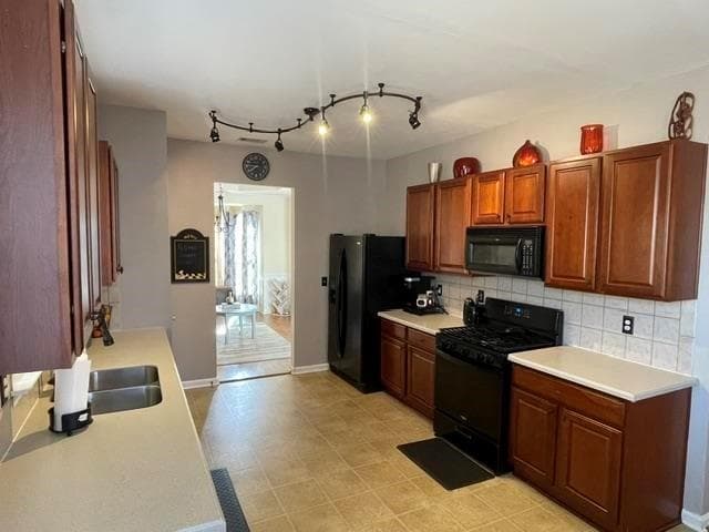 5 bedroom, 3 bathroom, 2,584 sq ft single family residence under contract at 2626 Summit Parkway, South Fulton, GA 30331 — photo 5
