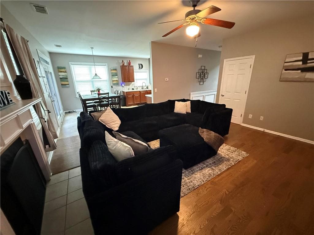 5 bedroom, 3 bathroom, 2,584 sq ft single family residence under contract at 2626 Summit Parkway, South Fulton, GA 30331 — photo 10