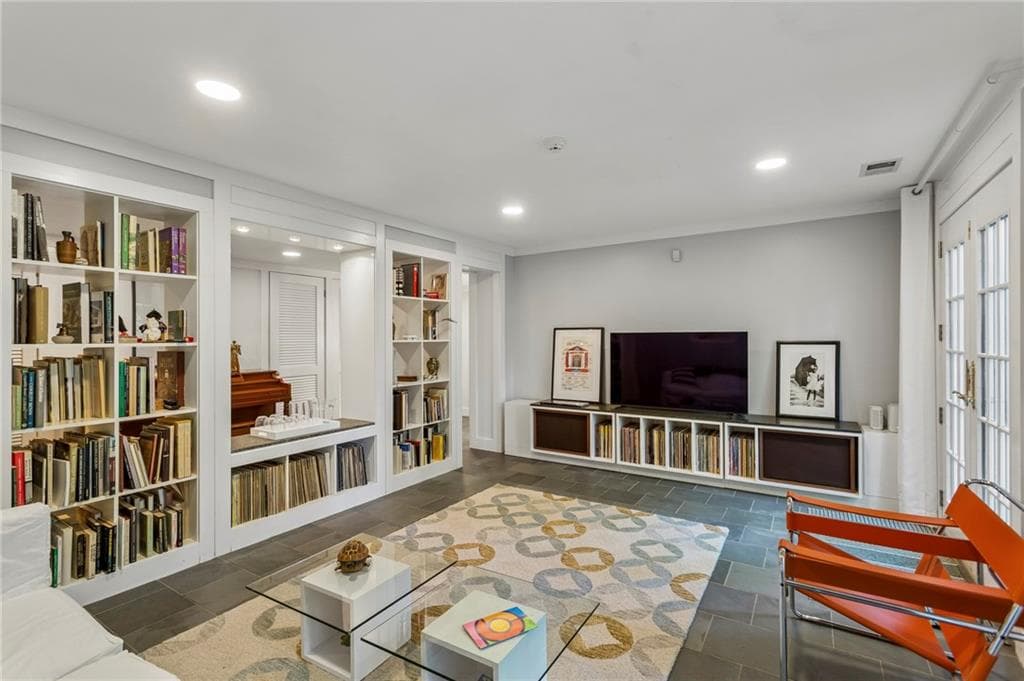 4 bedroom, 3 bathroom, 2,200 sq ft single family residence for sale at 681 Upton Road, Atlanta, GA 30318 — photo 6