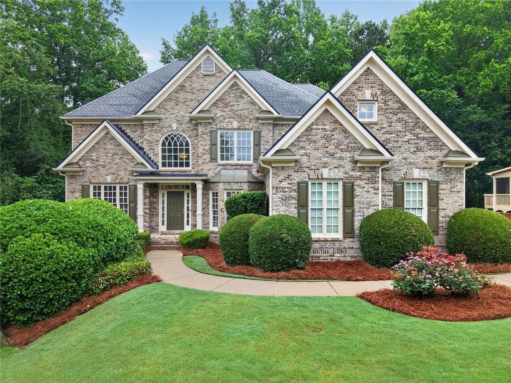 5 bedroom, 4 bathroom, 3,980 sq ft single family residence sold at 2530 Trailing Ivy Way, Buford, GA 30519