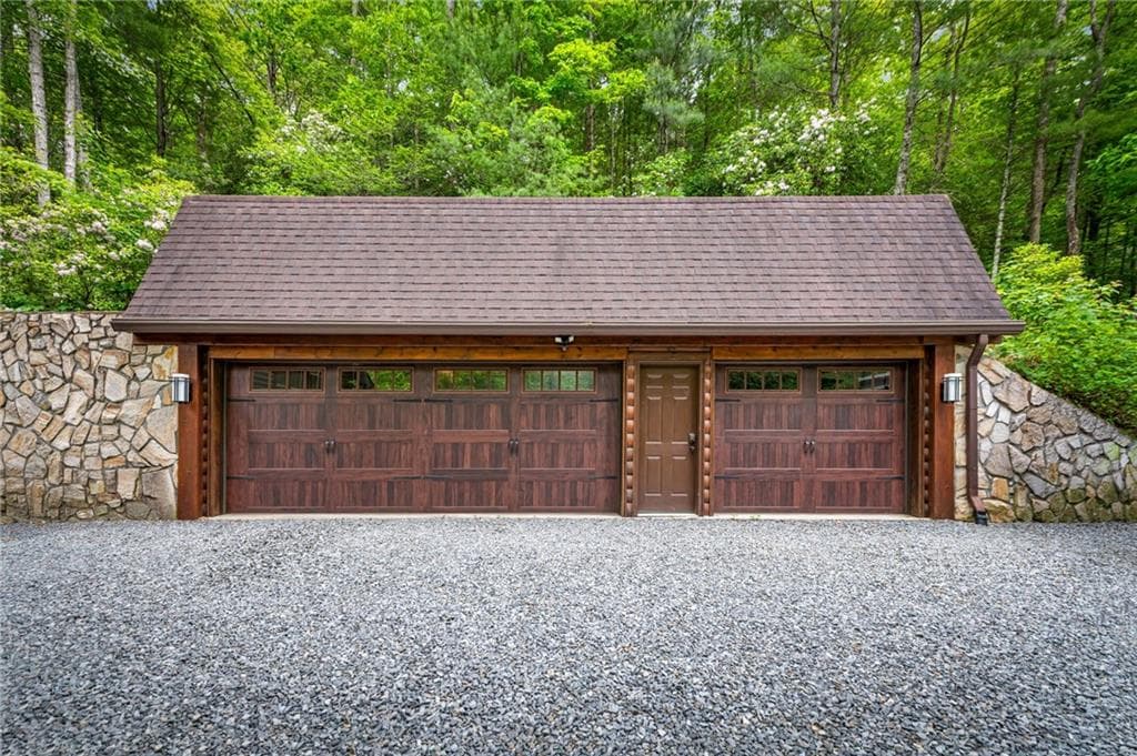 5 bedroom, 6 bathroom, 4,485 sq ft single family residence under contract at 4396 Highway 382, Ellijay, GA 30540 — photo 3